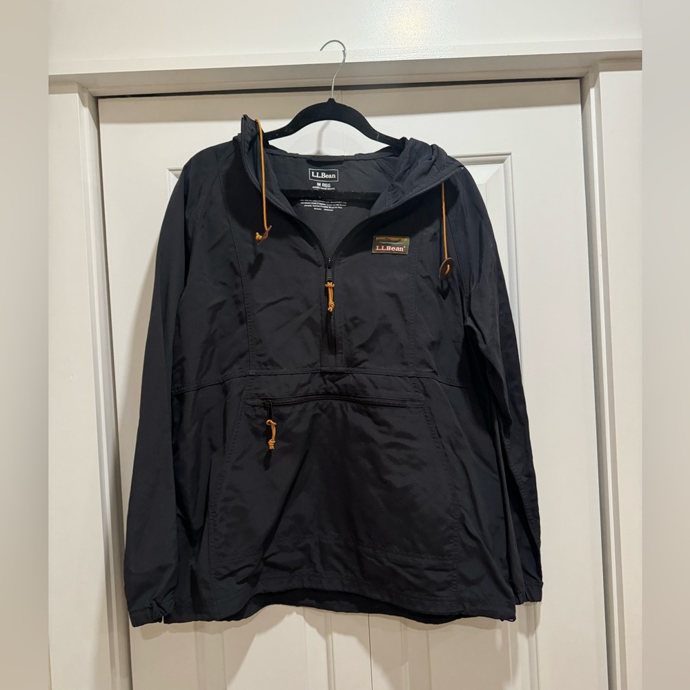 LL BEAN GREAT CONDITION. Quarter zip black rain jacket pull over.